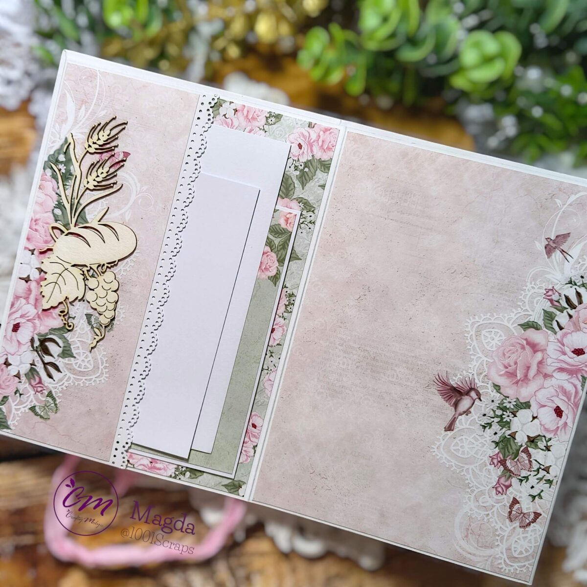 Zdjęcie Albumu komunijnego harmonijkowego w środku