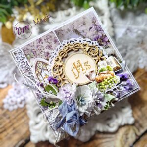 zdjęcie poglądowe kartki komunijnej w odcieniach fioletu